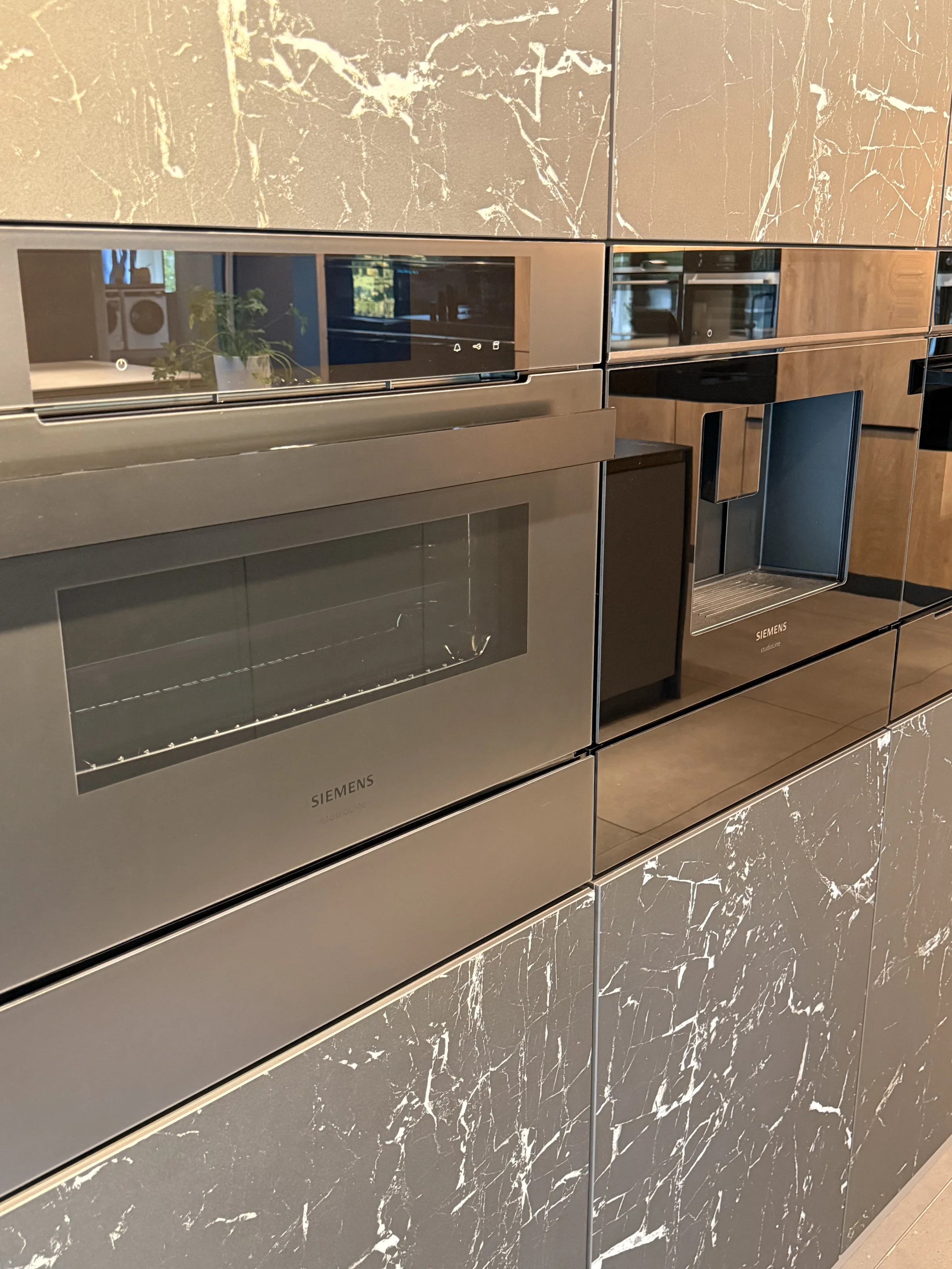 дизайн кухни 2026 с матовой встраиваемой техникой Miele, Bosch, Gaggenau — интерьер купить в Москве