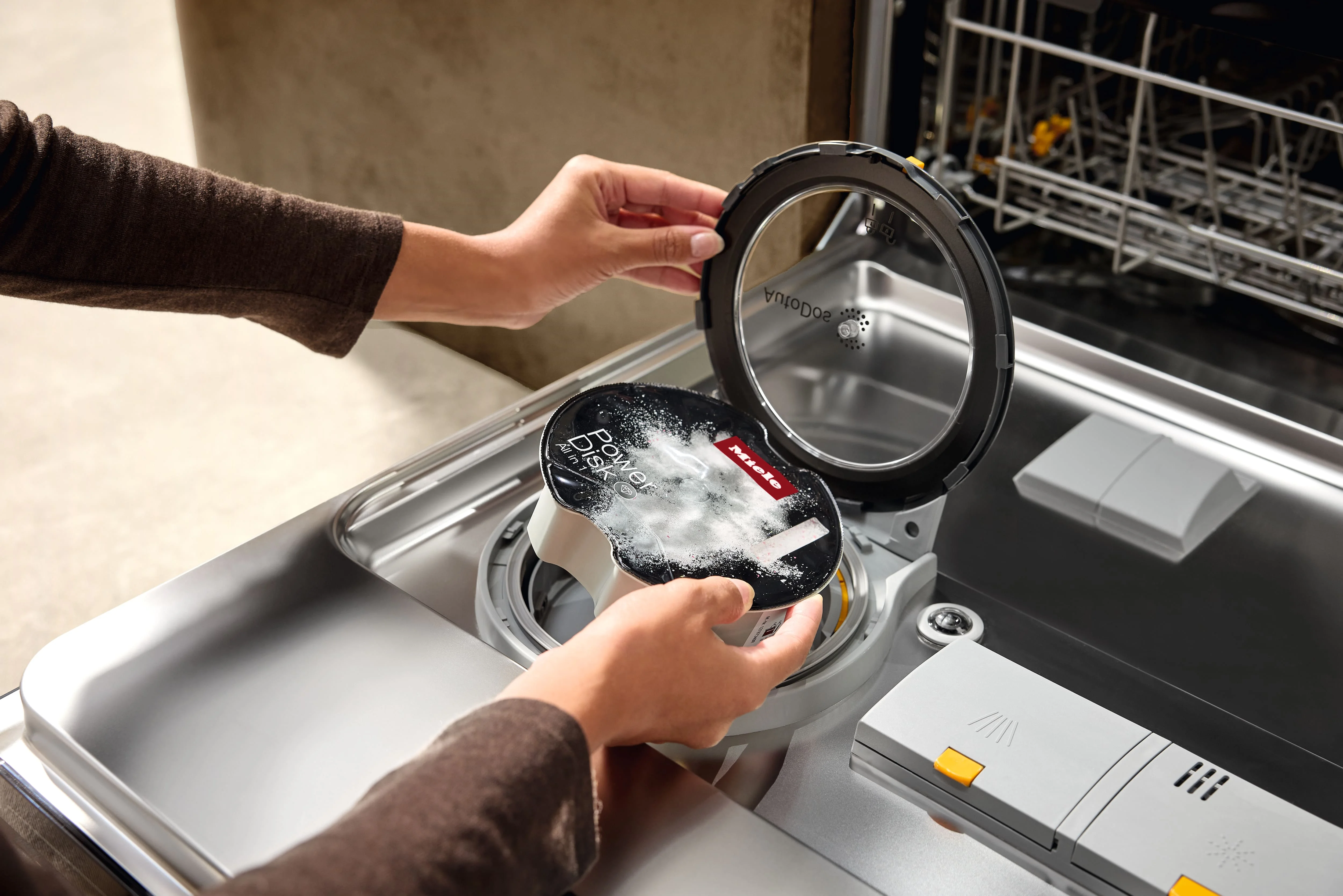 дозирующая система AutoDos PowerDisk в посудомойке Miele G8