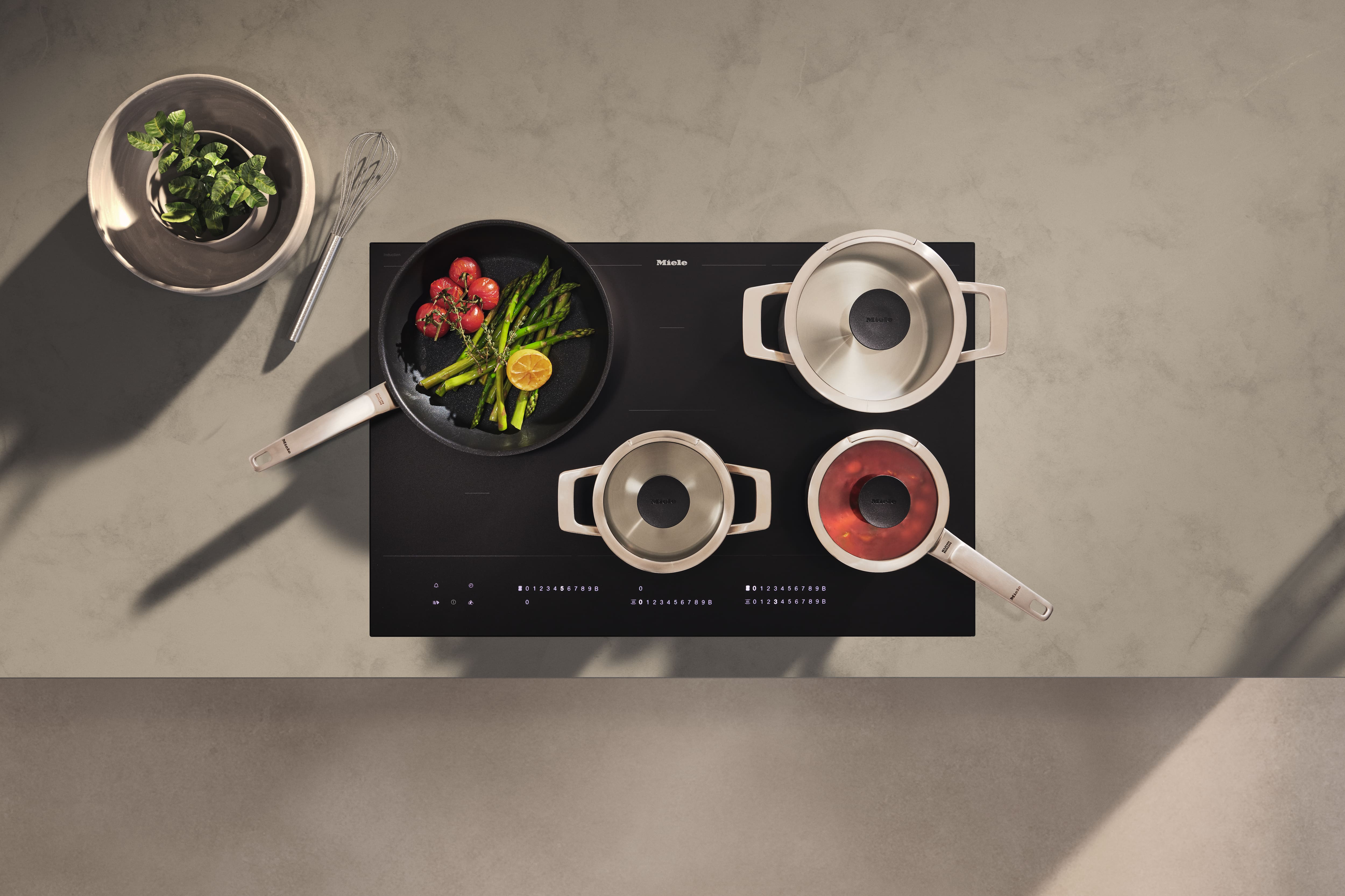 Классический набор кастрюль Miele KMTS 5704-3 из 4 предметов в наличии в Москве