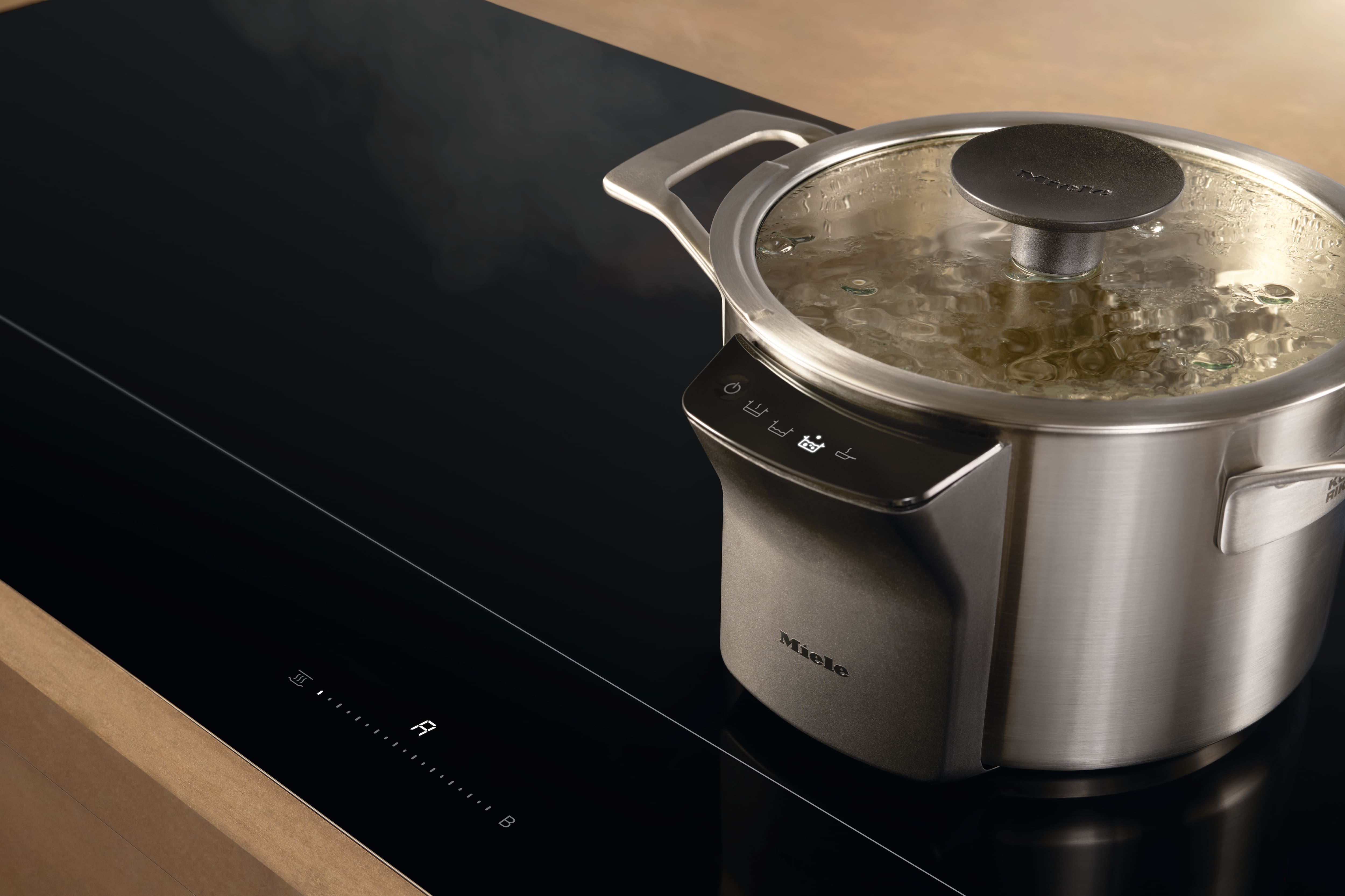 Умная кастрюля 20 см со встроенным сенсором Miele KMKT 8420